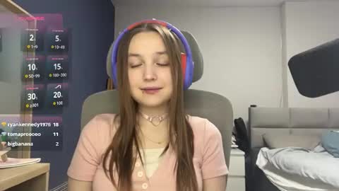 Luna Vale online show from July 24, 2026, 7:34 pm