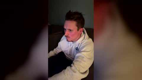 Snapshot of pegmyazz81 chatting on March 7, 2026, 4:42 am pegmyazz81 online show from March 7, 2026, 4:42 am