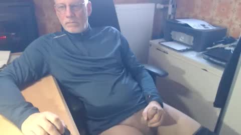 Pemue65 online show from March 27, 2026, 6:52 am