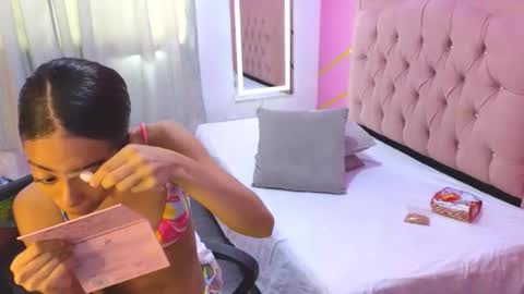 Snapshot of peneelopeecute chatting on December 19, 2025, 9:00 pm peneelopeecute online show from December 19, 2025, 9:00 pm