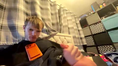 Snapshot of penguin666778 chatting on December 19, 2025, 12:28 am Penguin online show from December 19, 2025, 12:28 am