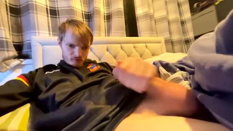 Snapshot of penguin666778 chatting on February 13, 2026, 11:12 pm Penguin online show from February 13, 2026, 11:12 pm