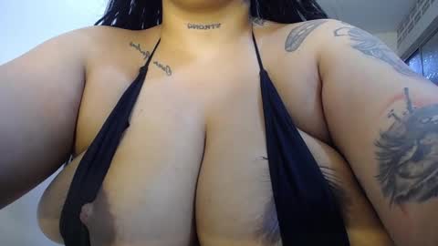 Snapshot of pennyomelons chatting on December 19, 2025, 6:15 pm My onlyfans online show from December 19, 2025, 6:15 pm