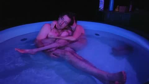 Peppermint and Dusty  online show from May 18, 2026, 3:02 am