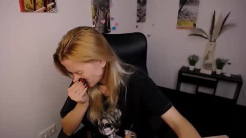 Snapshot of peppymia chatting on September 17, 2025, 7:21 am Mia online show from September 17, 2025, 7:21 am