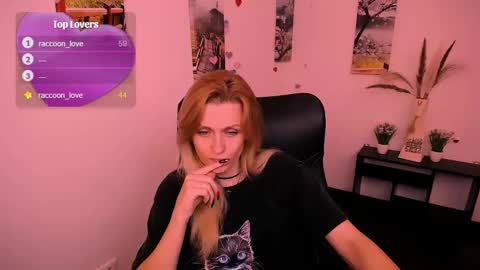 Snapshot of peppymia chatting on September 19, 2025, 4:58 am Mia online show from September 19, 2025, 4:58 am