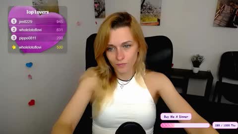 Snapshot of peppymia chatting on November 9, 2025, 10:46 am Mia online show from November 9, 2025, 10:46 am