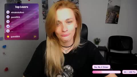 Snapshot of peppymia chatting on November 25, 2025, 10:59 am Mia online show from November 25, 2025, 10:59 am