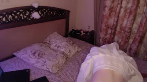 Snapshot of peralez_f chatting on May 22, 2026, 8:10 am Farida online show from May 22, 2026, 8:10 am