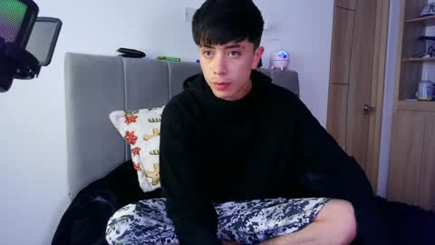 Snapshot of perceo09 chatting on January 5, 2025, 4:06 pm first anal video in bio we are lucy and perceo follow us online show from January 5, 2025, 4:06 pm