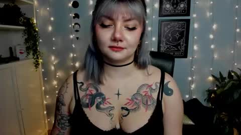 Gabbie online show from November 19, 2025, 10:43 pm