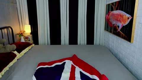 Chloe online show from November 1, 2025, 2:02 am