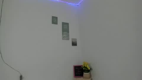 Perla mistc online show from January 10, 2026, 6:42 pm