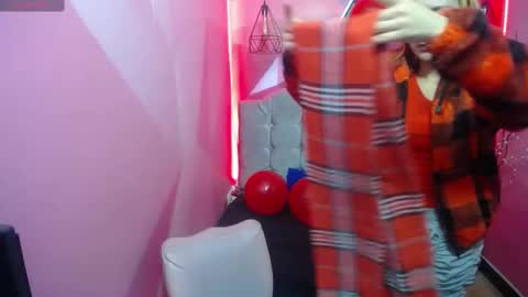 PERLA RED online show from February 14, 2025, 11:53 am