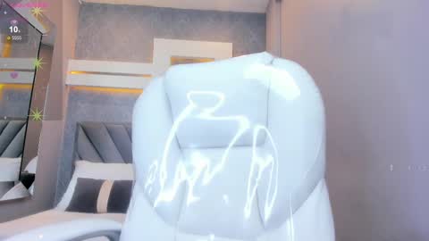 Snapshot of perlaevansx chatting on February 13, 2025, 11:26 pm PERLA online show from February 13, 2025, 11:26 pm