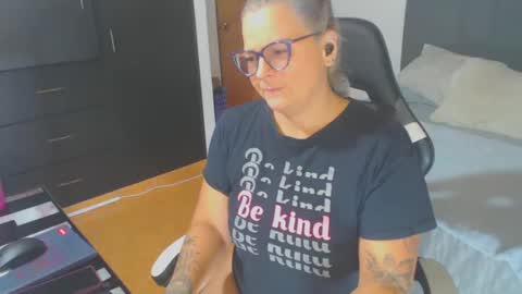 Snapshot of perlagoloza05 chatting on February 24, 2025, 1:02 am goloza online show from February 24, 2025, 1:02 am