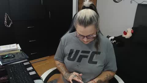 Snapshot of perlagoloza05 chatting on November 10, 2025, 2:32 am goloza online show from November 10, 2025, 2:32 am