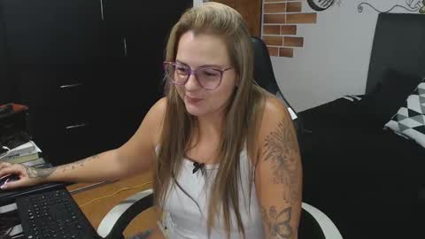 Snapshot of perlagoloza05 chatting on November 18, 2025, 3:12 am goloza online show from November 18, 2025, 3:12 am