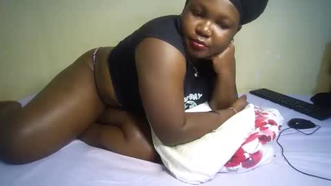 Snapshot of perpetual_doll chatting on February 4, 2025, 9:10 pm perpetual_doll online show from February 4, 2025, 9:10 pm