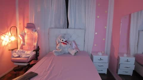 Snapshot of persefone_saira chatting on January 12, 2026, 10:09 am Marie online show from January 12, 2026, 10:09 am