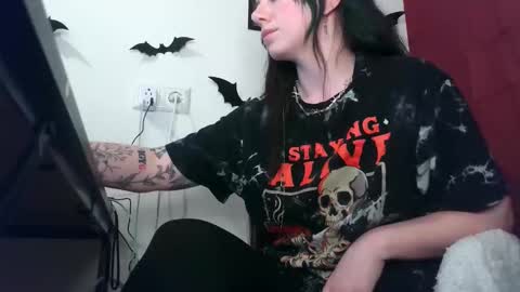 Snapshot of persephones_garden chatting on February 25, 2026, 1:32 pm Persephone online show from February 25, 2026, 1:32 pm