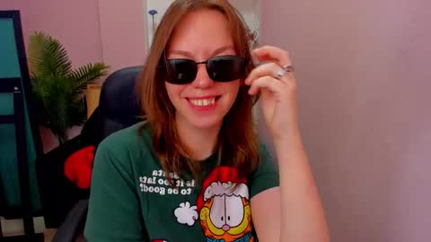 horror flying on the wings of the night.... online show from December 17, 2025, 5:02 am