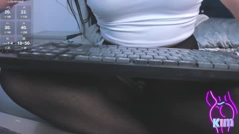 Snapshot of pervert_pantyhose chatting on January 3, 2025, 1:14 pm Kimberly online show from January 3, 2025, 1:14 pm