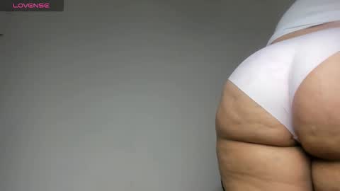  Alexandra  online show from October 28, 2025, 9:28 pm