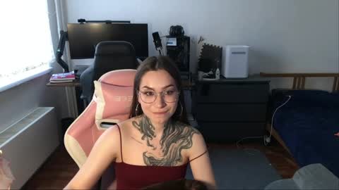 Snapshot of petal_dust_ chatting on March 30, 2026, 2:18 pm petal_dust_ online show from March 30, 2026, 2:18 pm