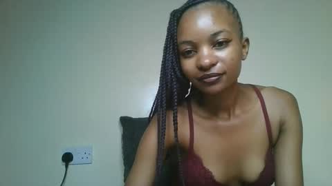 Snapshot of petal_palette chatting on May 5, 2026, 10:51 pm Lolly online show from May 5, 2026, 10:51 pm