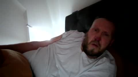 jelle online show from February 5, 2026, 9:47 am