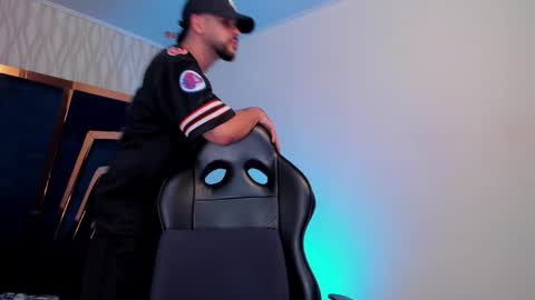 PETES EVANS new account online show from December 22, 2025, 11:35 pm