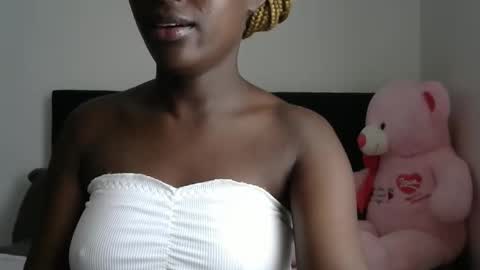 Snapshot of petite_asshley1 chatting on November 21, 2025, 7:51 am Ashley online show from November 21, 2025, 7:51 am