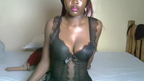 Snapshot of petite_bunnny chatting on February 18, 2026, 9:22 pm Bunny online show from February 18, 2026, 9:22 pm