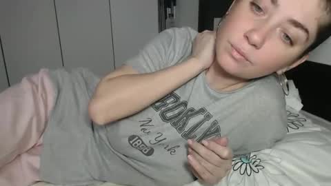 petite_danielle online show from February 16, 2026, 8:32 am