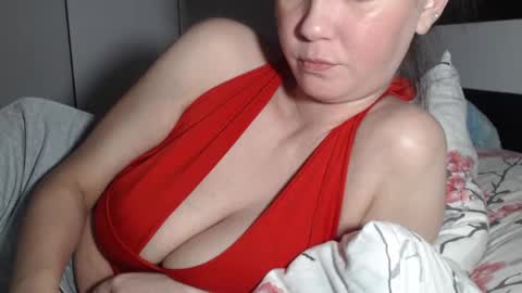 petite_danielle online show from July 6, 2026, 7:05 pm