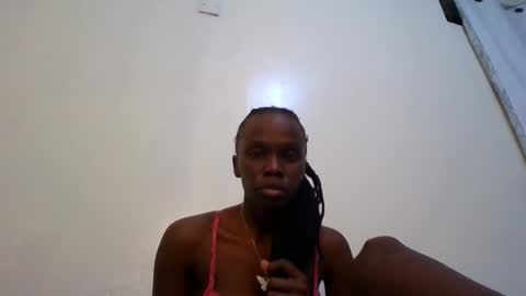 Snapshot of petite_desiree chatting on February 25, 2026, 1:32 pm Desiree online show from February 25, 2026, 1:32 pm