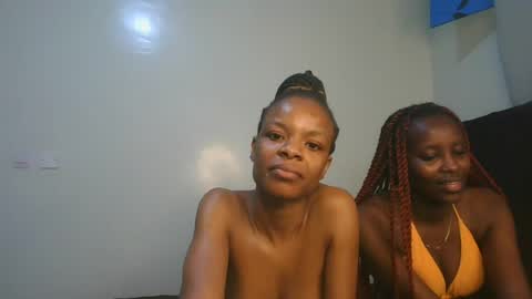 Snapshot of petite_luxe1 chatting on July 28, 2026, 3:21 pm Luxe online show from July 28, 2026, 3:21 pm