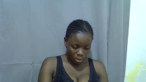 Snapshot of petite_melan chatting on September 13, 2025, 10:15 am petite_melan online show from September 13, 2025, 10:15 am