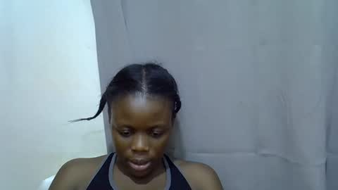 Snapshot of petite_melan chatting on September 19, 2025, 9:48 pm petite_melan online show from September 19, 2025, 9:48 pm