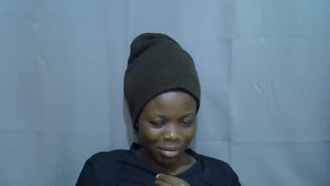 Snapshot of petite_melan chatting on October 6, 2025, 2:42 am petite_melan online show from October 6, 2025, 2:42 am