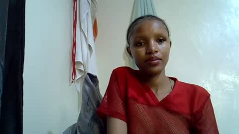 Snapshot of petite_melinda chatting on June 25, 2026, 1:16 am petite_melinda online show from June 25, 2026, 1:16 am
