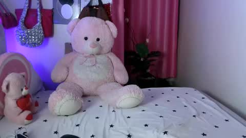Snapshot of petite_princes chatting on March 2, 2026, 8:48 pm petite_princes online show from March 2, 2026, 8:48 pm