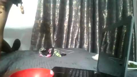 petite_queen69 online show from May 28, 2026, 7:55 pm