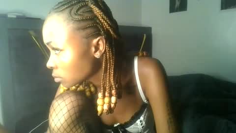 petite_queen69 online show from May 30, 2026, 10:51 pm