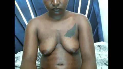 Snapshot of petite_shan chatting on December 15, 2025, 8:29 am petite_shan online show from December 15, 2025, 8:29 am