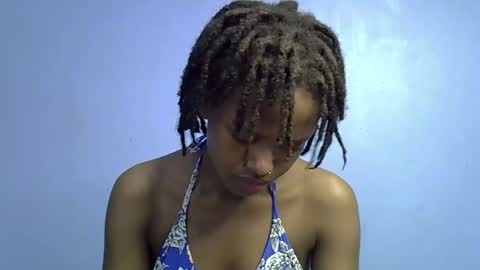 petite_star2 online show from February 24, 2026, 5:05 am