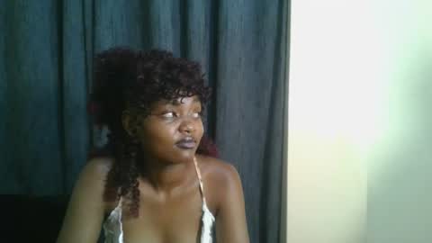 Snapshot of petite_temptation chatting on December 4, 2025, 9:01 pm Bad gurl Riri online show from December 4, 2025, 9:01 pm