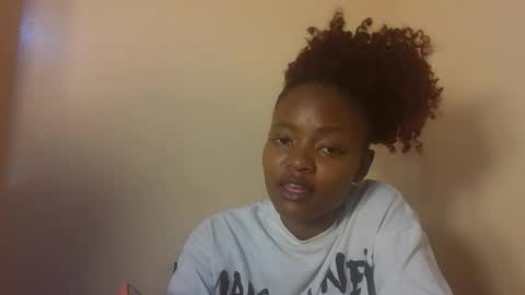 Snapshot of petite_temptation chatting on December 15, 2025, 12:42 pm Bad gurl Riri online show from December 15, 2025, 12:42 pm