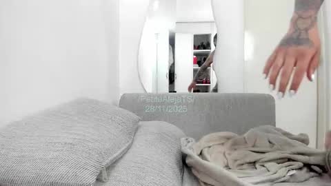 Snapshot of petitealejats chatting on November 28, 2025, 5:04 pm PetiteAlejaTs online show from November 28, 2025, 5:04 pm